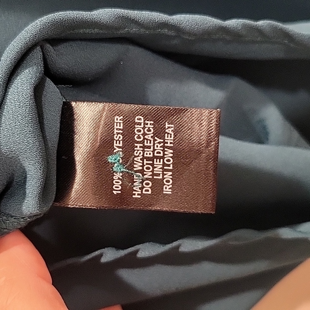 Lulu's button down blouse (M) - Picture 6 of 6